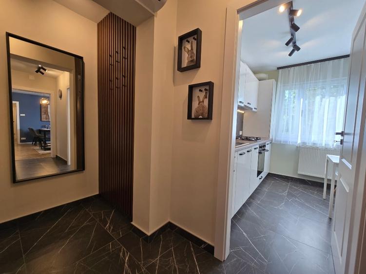 Apartament cu 3 camere semidecomandat, mobilat în Circumvalațiunii