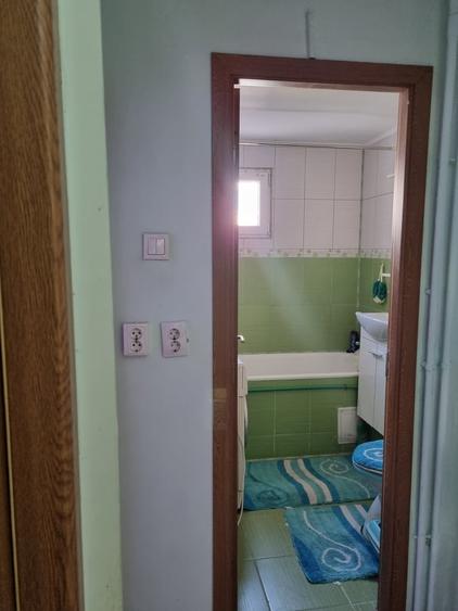 Apartament cu 3 camere decomandat în Rahova