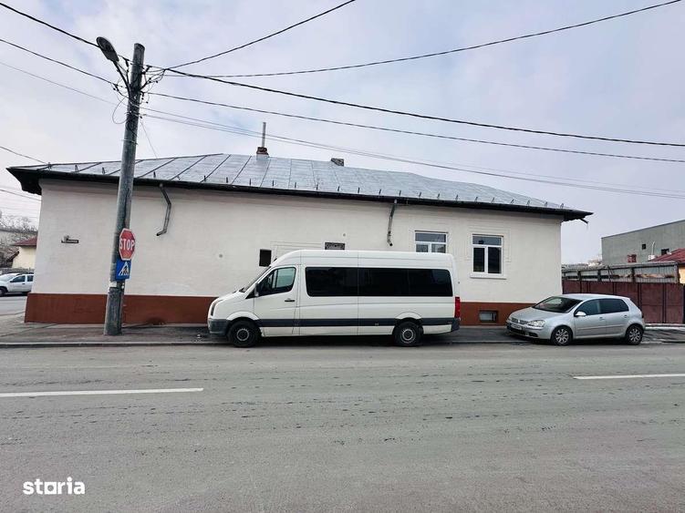 Casă cu 3 camere cu Teren 380 Mp în Central