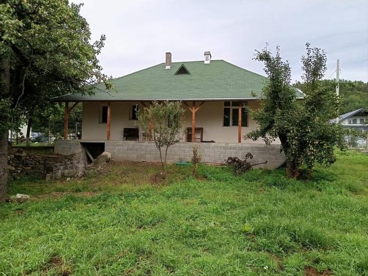 Casă individuală cu 3 camere cu Canalizare în Central