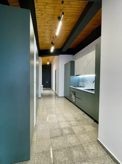 Apartament cu 3 camere semidecomandat în Străulești