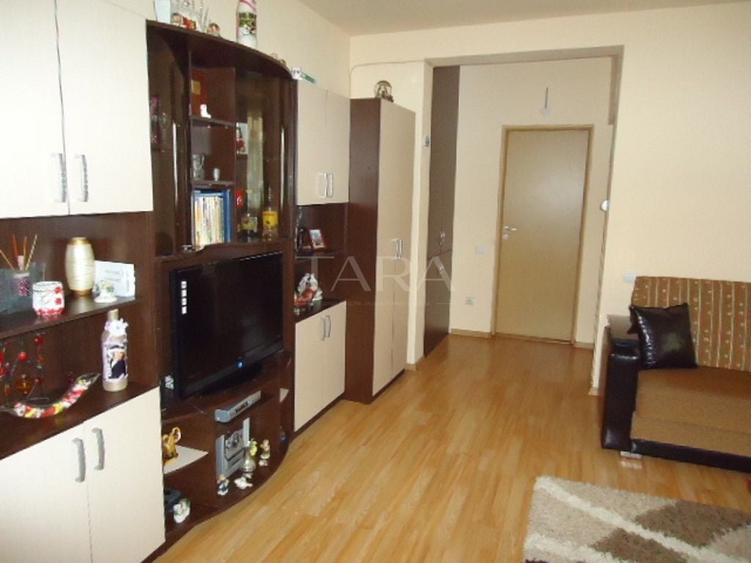 Apartament cu 2 camere semidecomandat, mobilat în Apahida