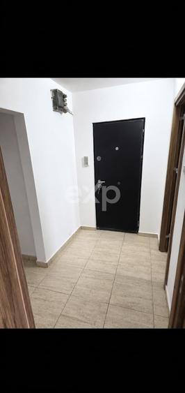 Apartament cu 3 camere decomandat în Eremia