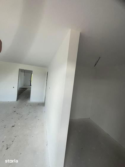 Casă cu 4 camere cu Teren 350 Mp în Jucu