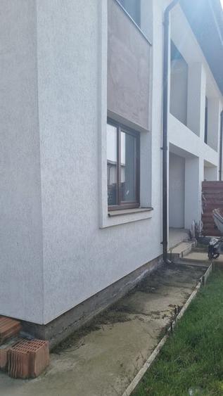 Casă cu 4 camere cu Teren 240 Mp în Berceni