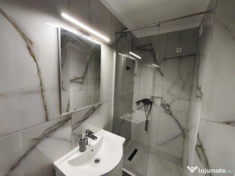 Apartament cu 3 camere decomandat în Faleză