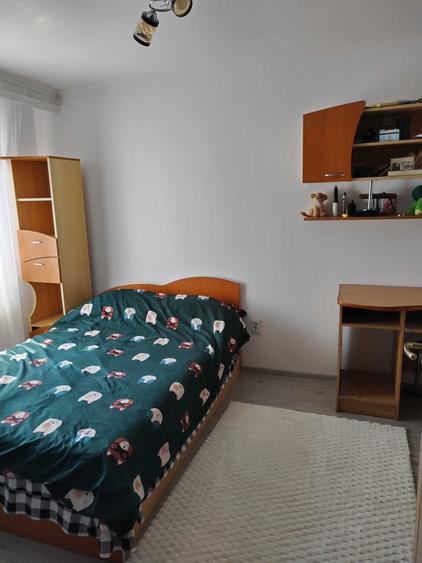 Inchiriez apartament 2 camere Curtea de Arges, zona centrala.Aparamentul este complet mobilat si utilat. - 2