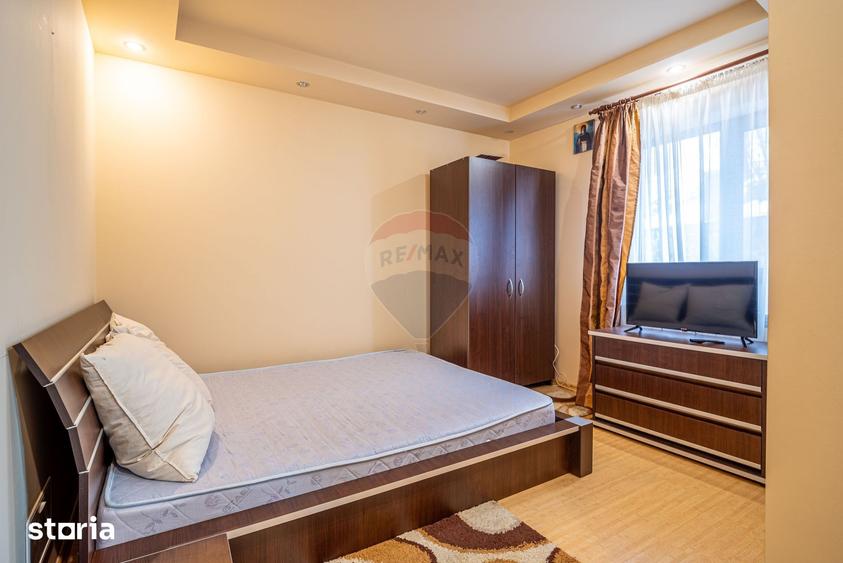 Casă cu 6 camere cu Teren 350 Mp în Central
