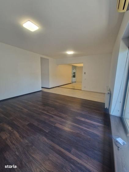 Apartament cu 4 camere în Central