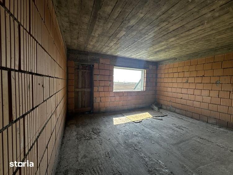 Casă cu 4 camere cu Teren 300 Mp în Corbeanca