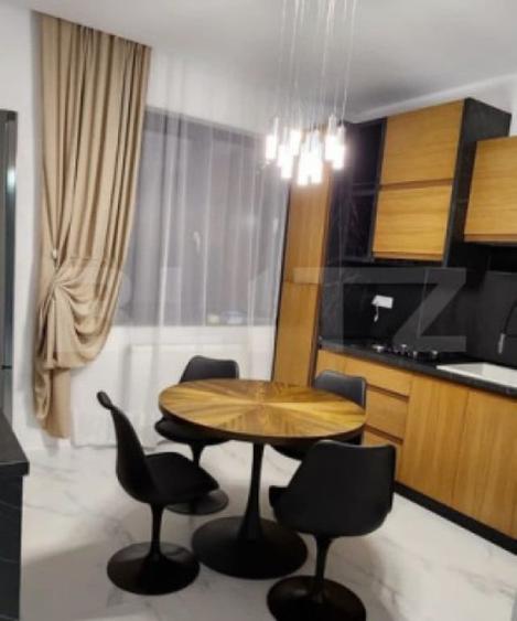 Casă cu 4 camere cu Teren 300 Mp în Central