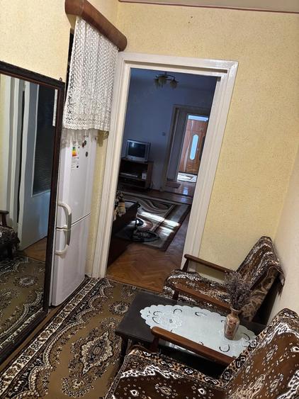 Apartament cu 2 camere semidecomandat, mobilat în Sud