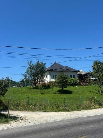Casă cu 4 camere în Rucăr
