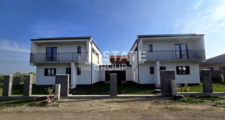 Duplex cu 5 camere cu Canalizare în Dumbrăvița