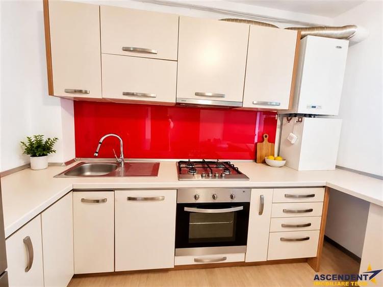 Apartament cu 2 camere decomandat, mobilat în Tractorul