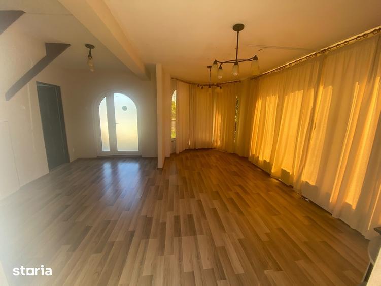 Casă cu 3 camere cu Teren 50 Mp în Central