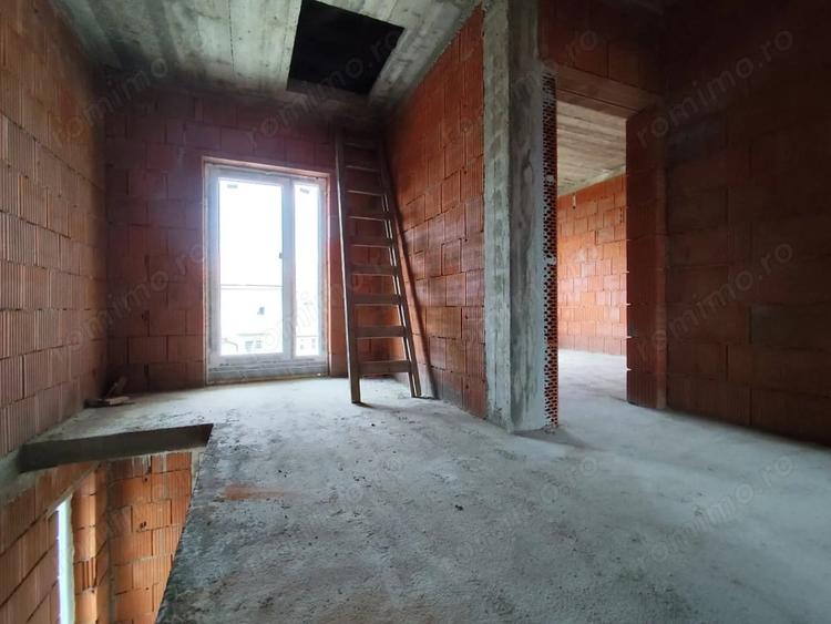 Casă cu 5 camere cu Teren 405 Mp în Oncea