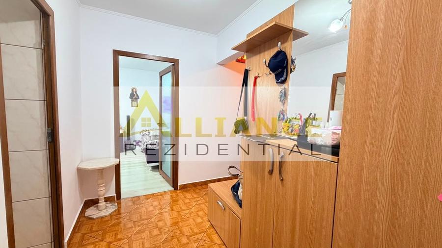 Metrou Aparatorii Patriei ~ Apartament 3 camere decomandat - 12