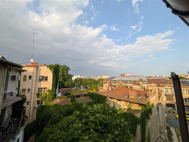 Garsonieră nedecomandată în Universitate