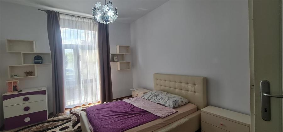 Apartament cu 2 camere semidecomandat, mobilat în Pârneava