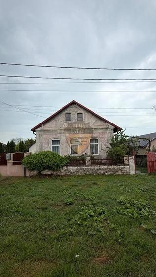 Casă cu 4 camere cu Teren 1025 Mp în Lumina