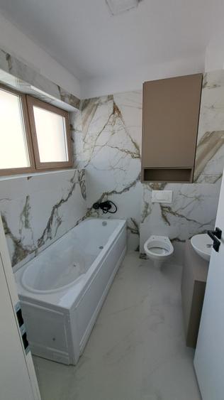 Casă cu 5 camere cu Canalizare în Militari