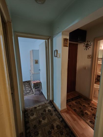Apartament cu 4 camere decomandat în Micro 14