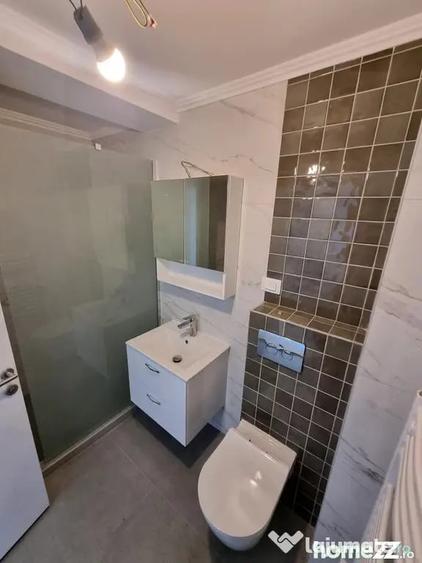 Apartament cu 3 camere decomandat în Energia