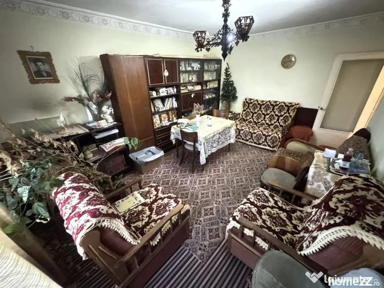 Apartament cu 3 camere decomandat în Inel I