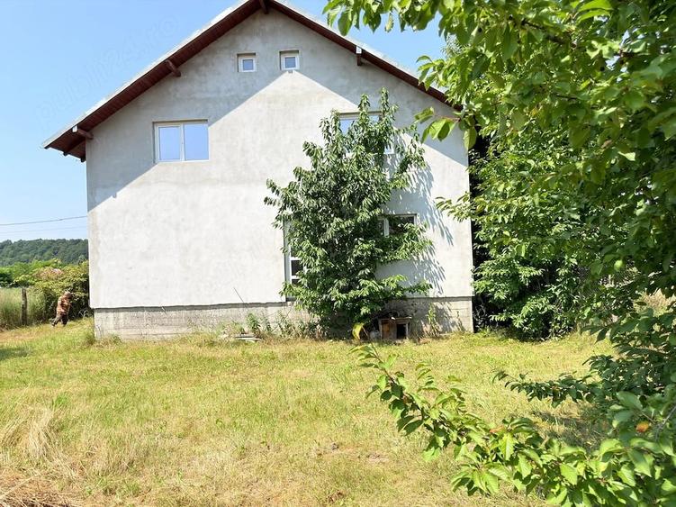 Casă cu Teren 5500 Mp în Central