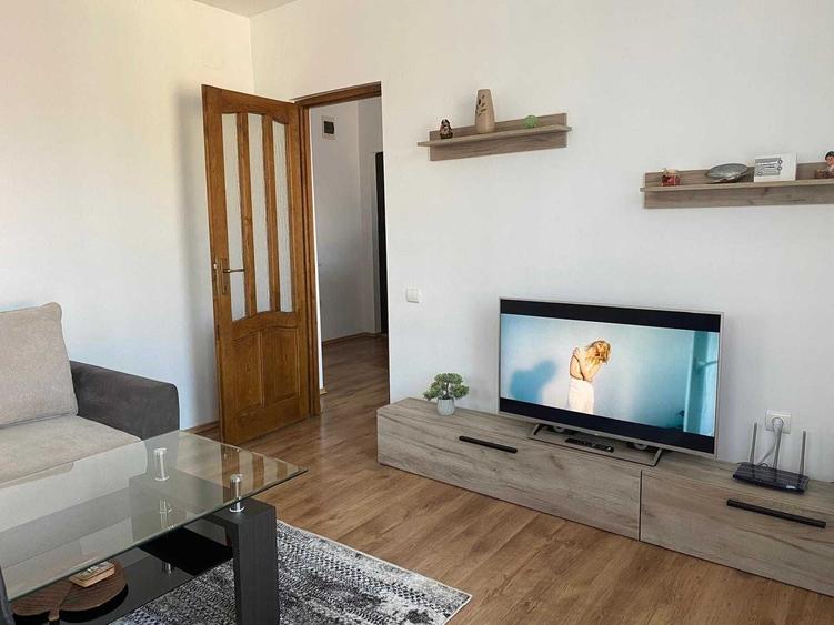 Apartament cu 2 camere decomandat în Florești