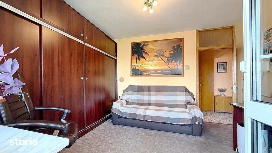 Apartament cu 3 camere în Florilor