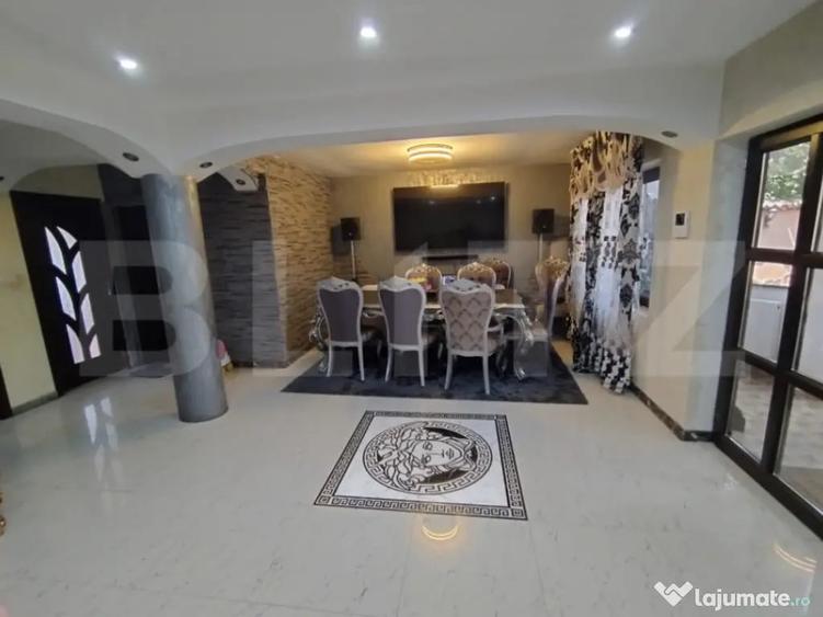 Casă cu 7 camere cu Teren 418 Mp în Romanești