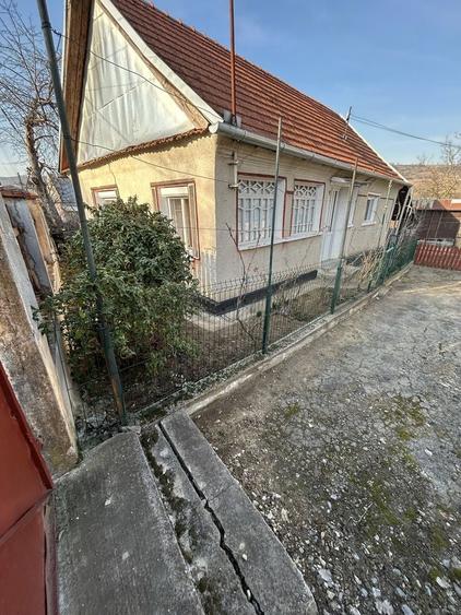 Casă cu 3 camere în Derna