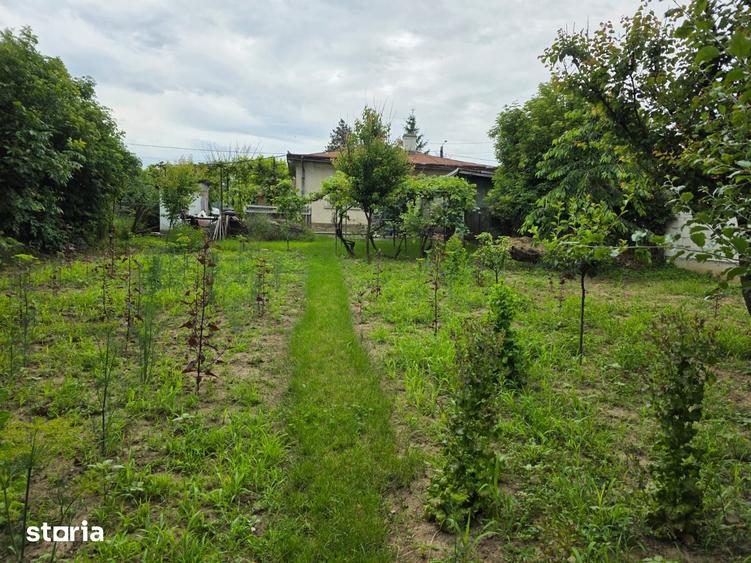 Casă cu 4 camere cu Teren 734 Mp în Central