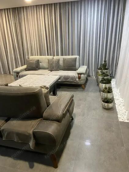 Apartament cu 3 camere decomandat în Astra