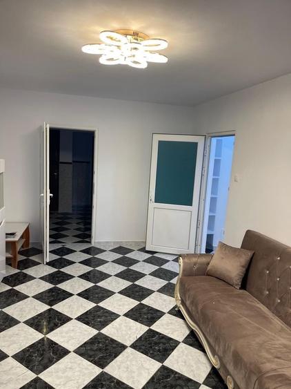 Apartament cu 3 camere decomandat în Dobroești