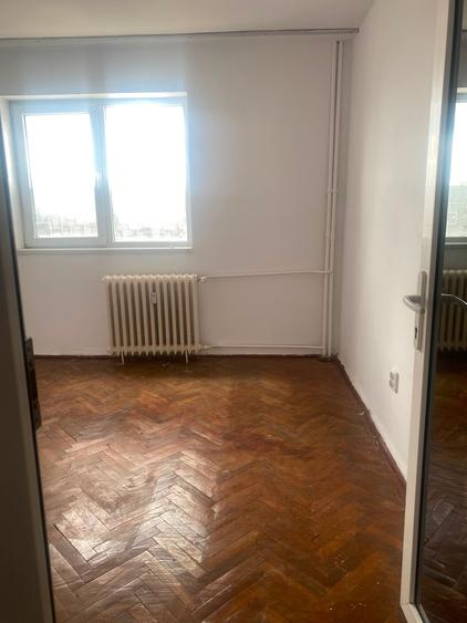 Apartament cu 2 camere decomandat în Km 4-5