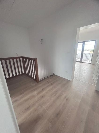 Duplex cu 4 camere cu Canalizare în Vladimirescu