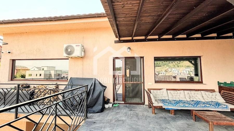 Casă cu 4 camere cu Teren 425 Mp în Câmpenești