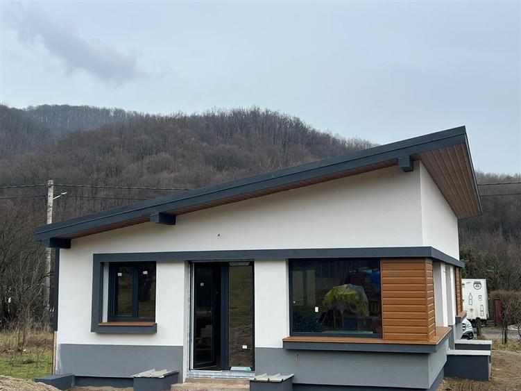 Casă cu 3 camere cu Teren 900 Mp în Tăuții-Măgherăuș