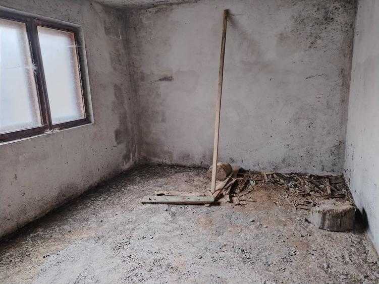 Casă individuală cu 5 camere cu Teren 4183 Mp în Secăria