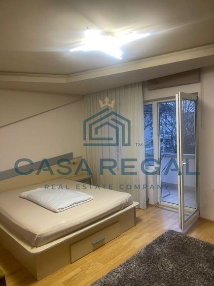 Apartament cu 3 camere decomandat, mobilat în Decebal