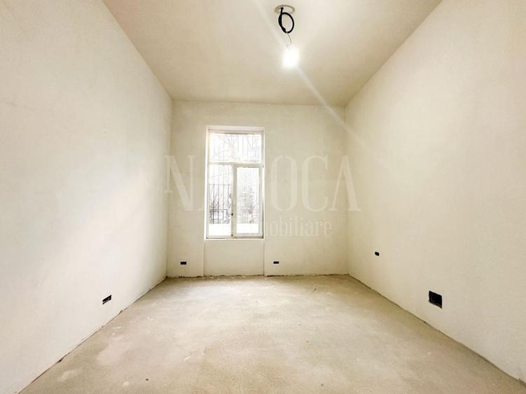 Apartament cu 4 camere decomandat în Central