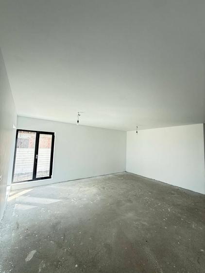 Casă cu 4 camere în Mărăcineni