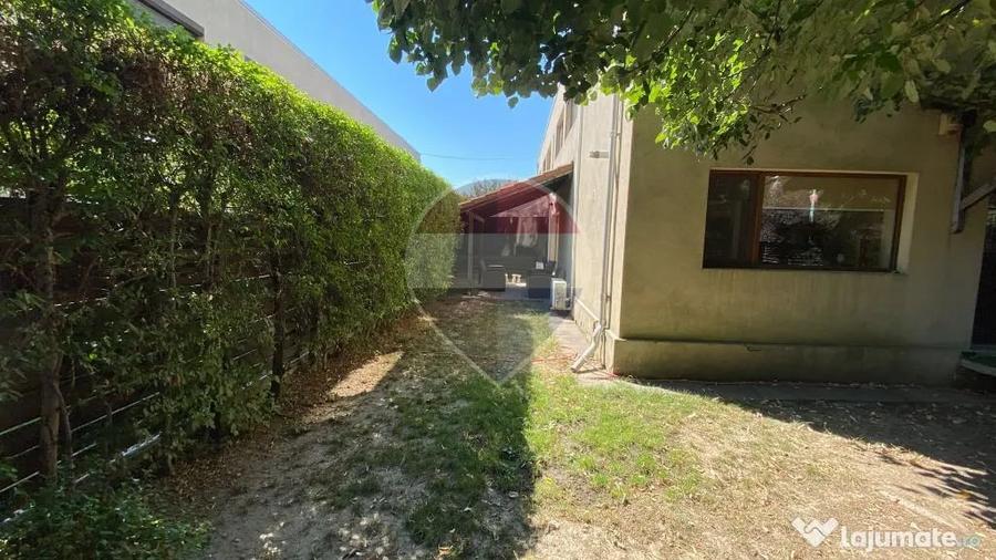 Casă cu 4 camere cu Teren 188 Mp în 1 Decembrie