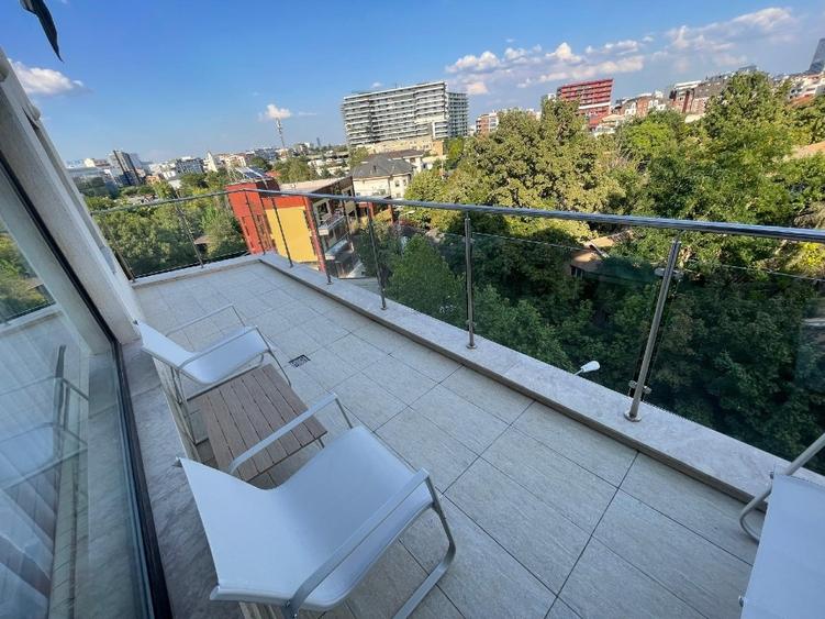 Apartament cu 3 camere decomandat în Herăstrău