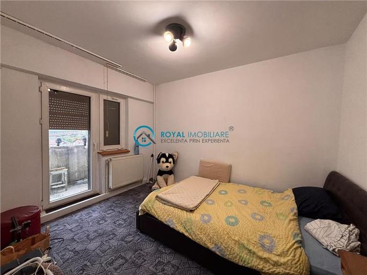 Apartament cu 4 camere decomandat, mobilat în Mărășești