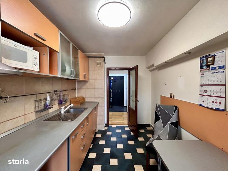Apartament cu 2 camere decomandat, mobilat în Republicii