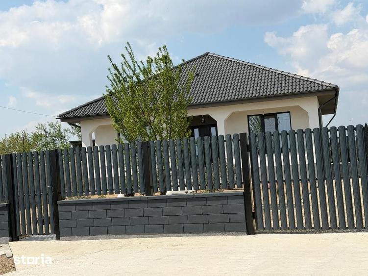 Casă cu 3 camere cu Teren 4200 Mp în Rogerius